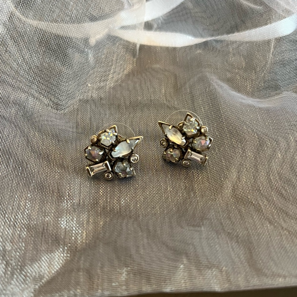 Kendra Scott Abella stud earrings
